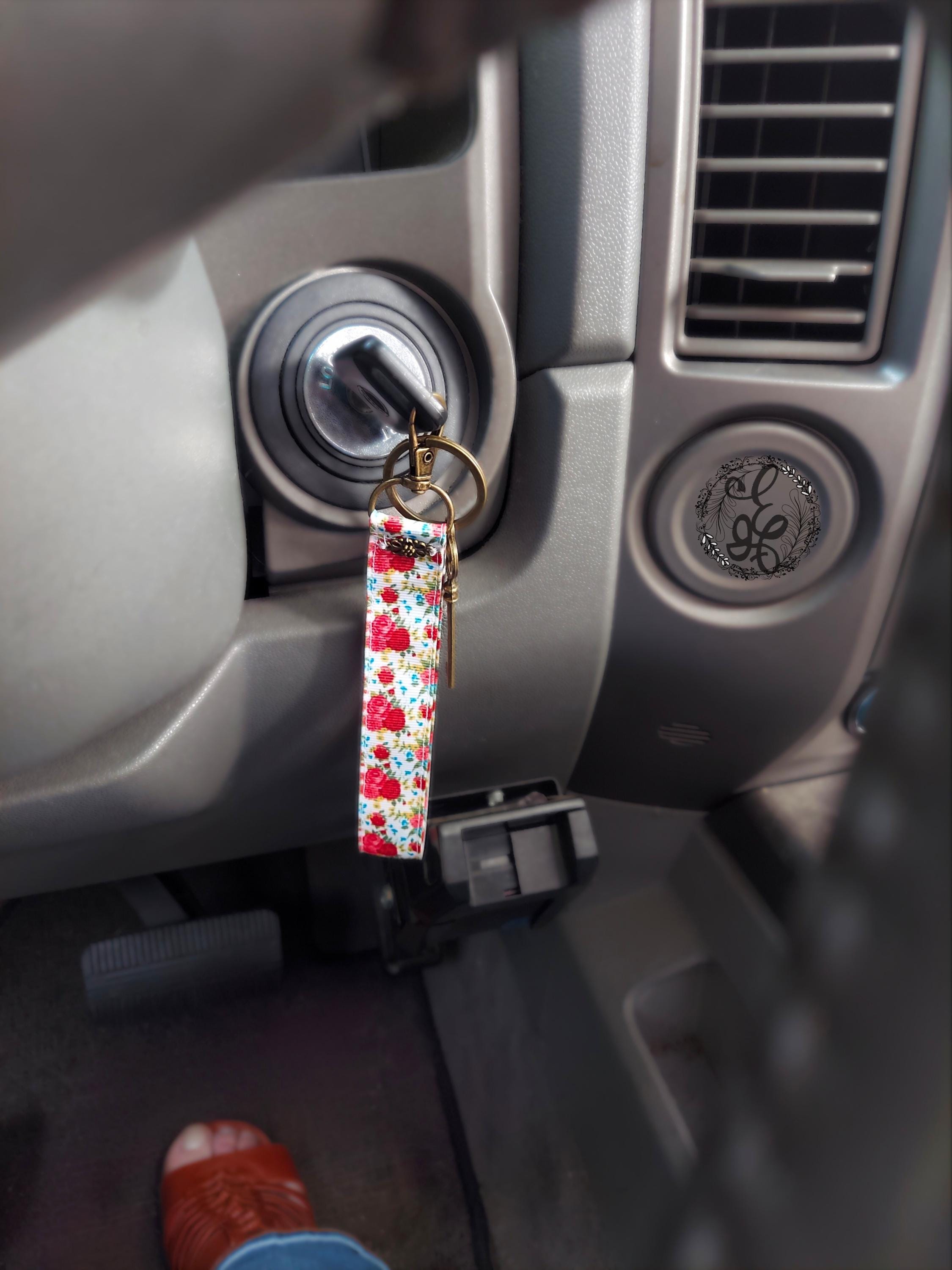 Vintage Floral Wristlet Keychain – Antique Gold Finish Key Fob with Lobster Clasp, Fabric Strap Key Holder, Handmade Gift for Her