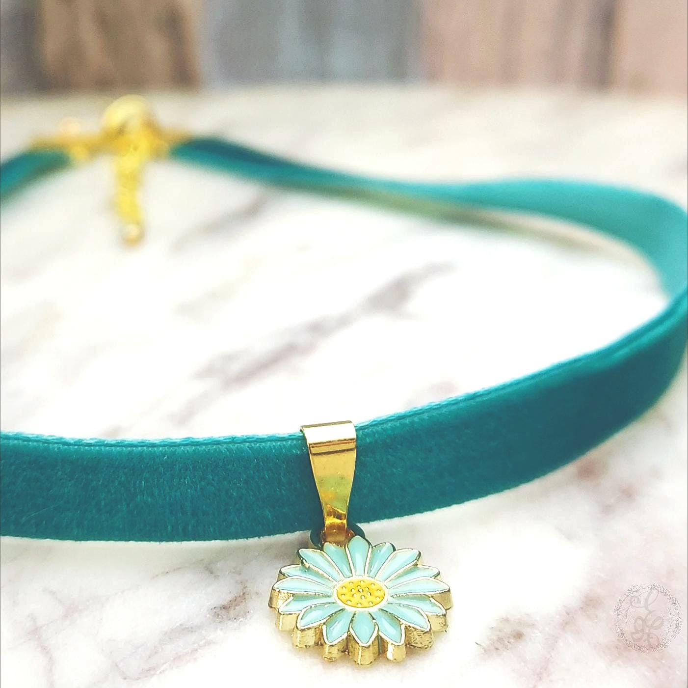 Teal Velvet Choker Necklace with Daisy Charm – Handcrafted Adjustable Choker