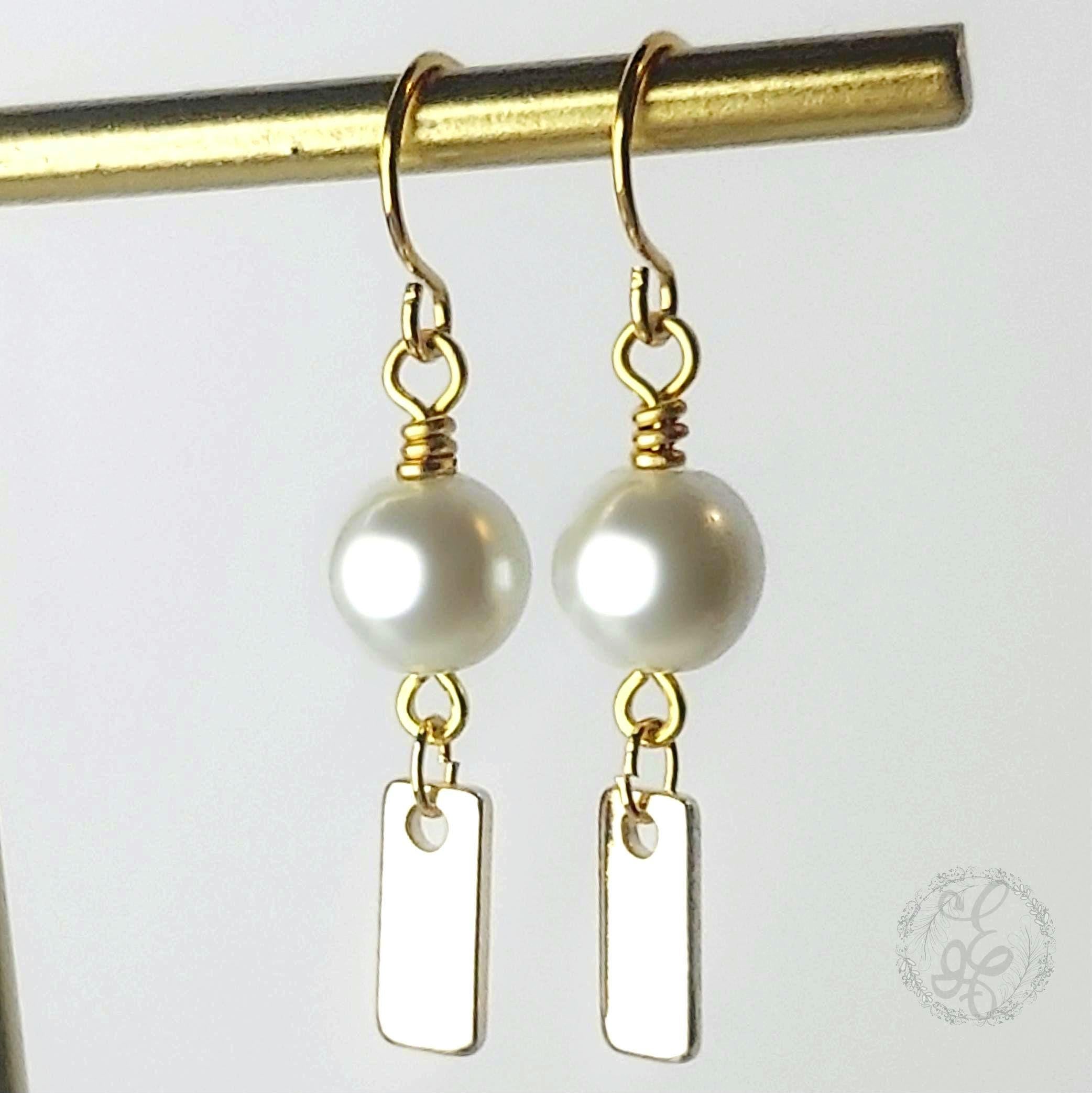 Minimalist Pearl Dangle Earrings | Classic & Lightweight Gold Jewelry