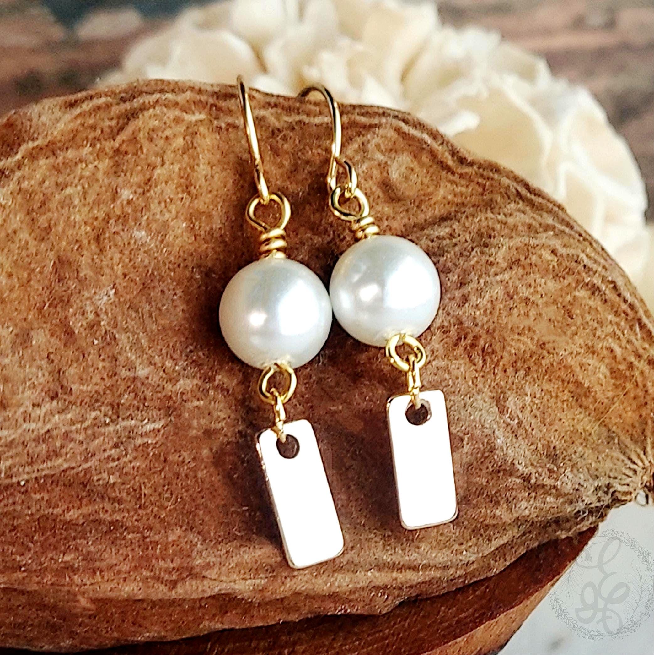 Minimalist Pearl Dangle Earrings | Classic & Lightweight Gold Jewelry