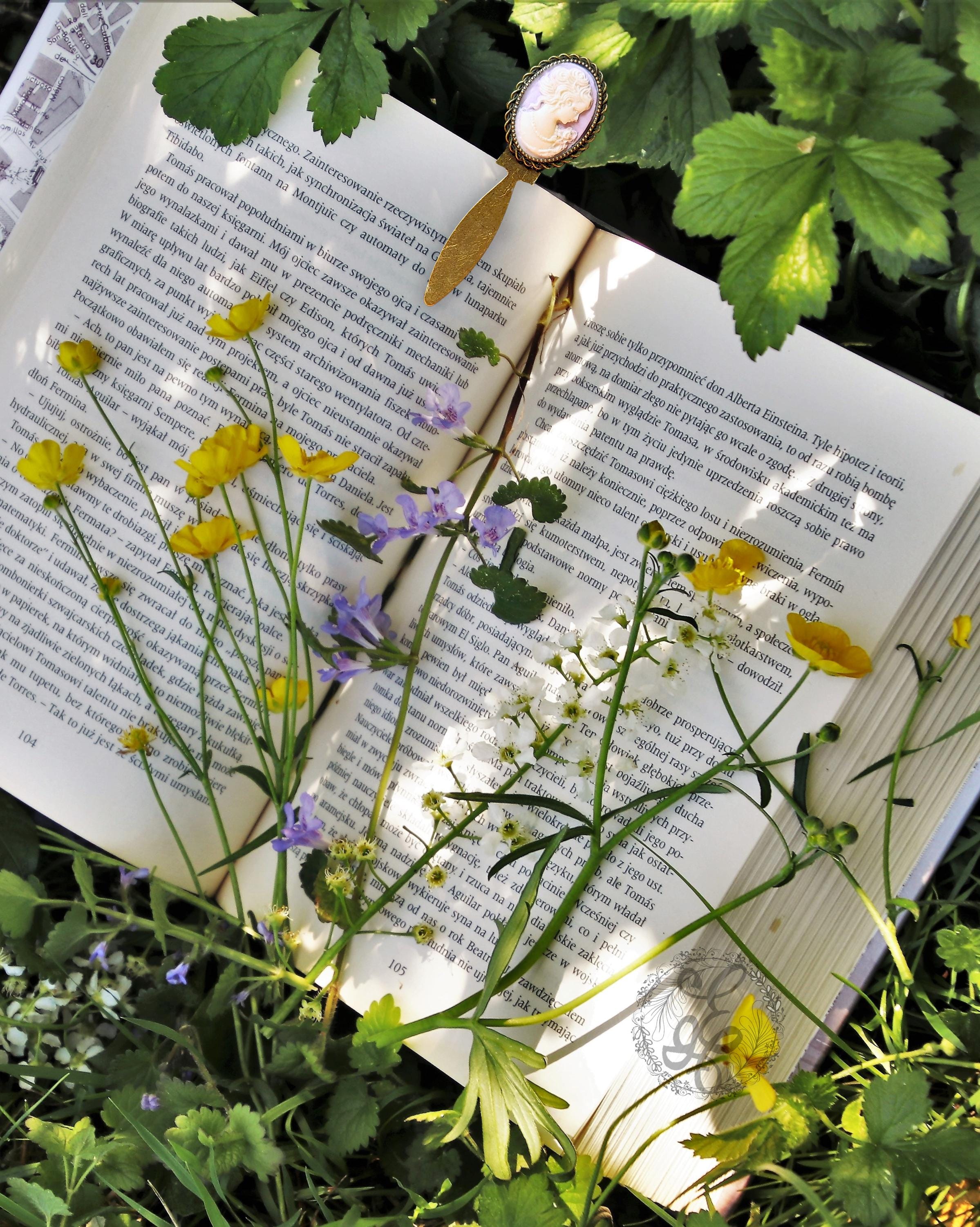 Antique Brass Bookmark with Lavender Cameo – Heirloom Style Gift for Readers