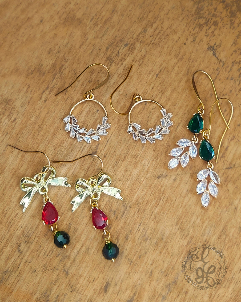 Special Edition Christmas Bow Earrings – Vintage Holiday Charm