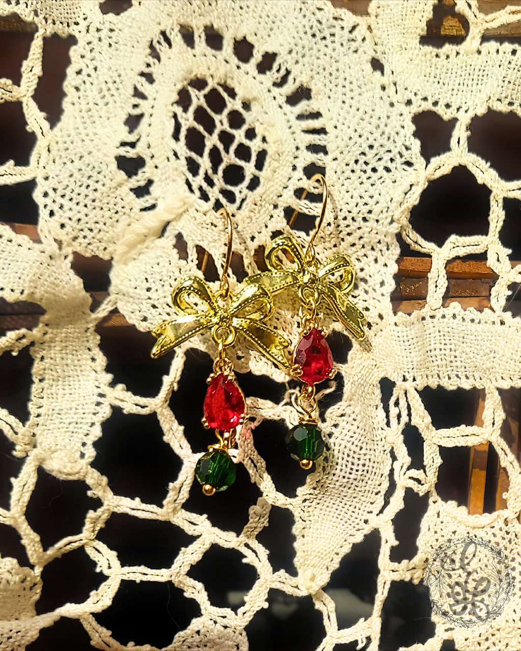 Special Edition Christmas Bow Earrings – Vintage Holiday Charm
